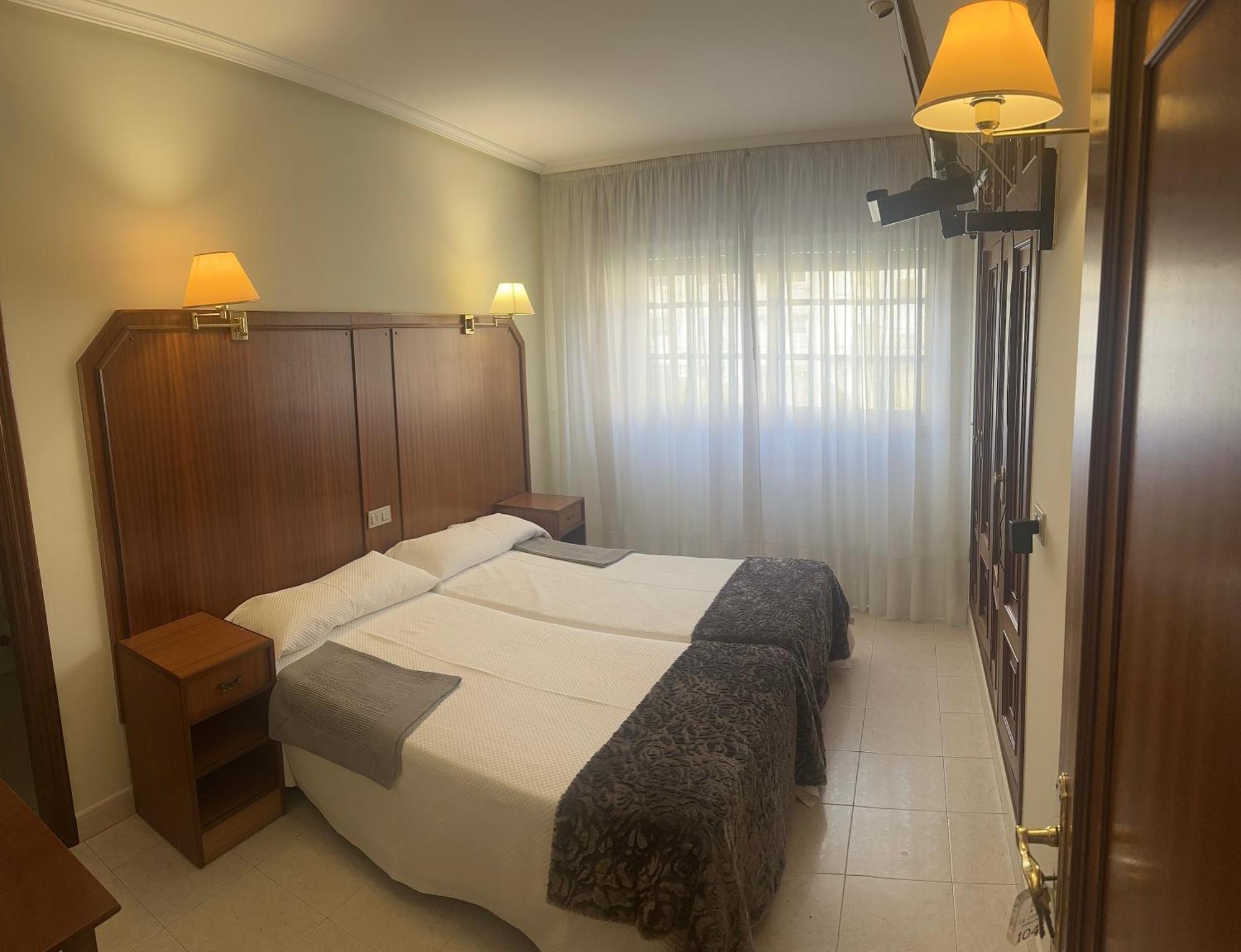 Hostal La Cubana Carballino Buitenkant foto