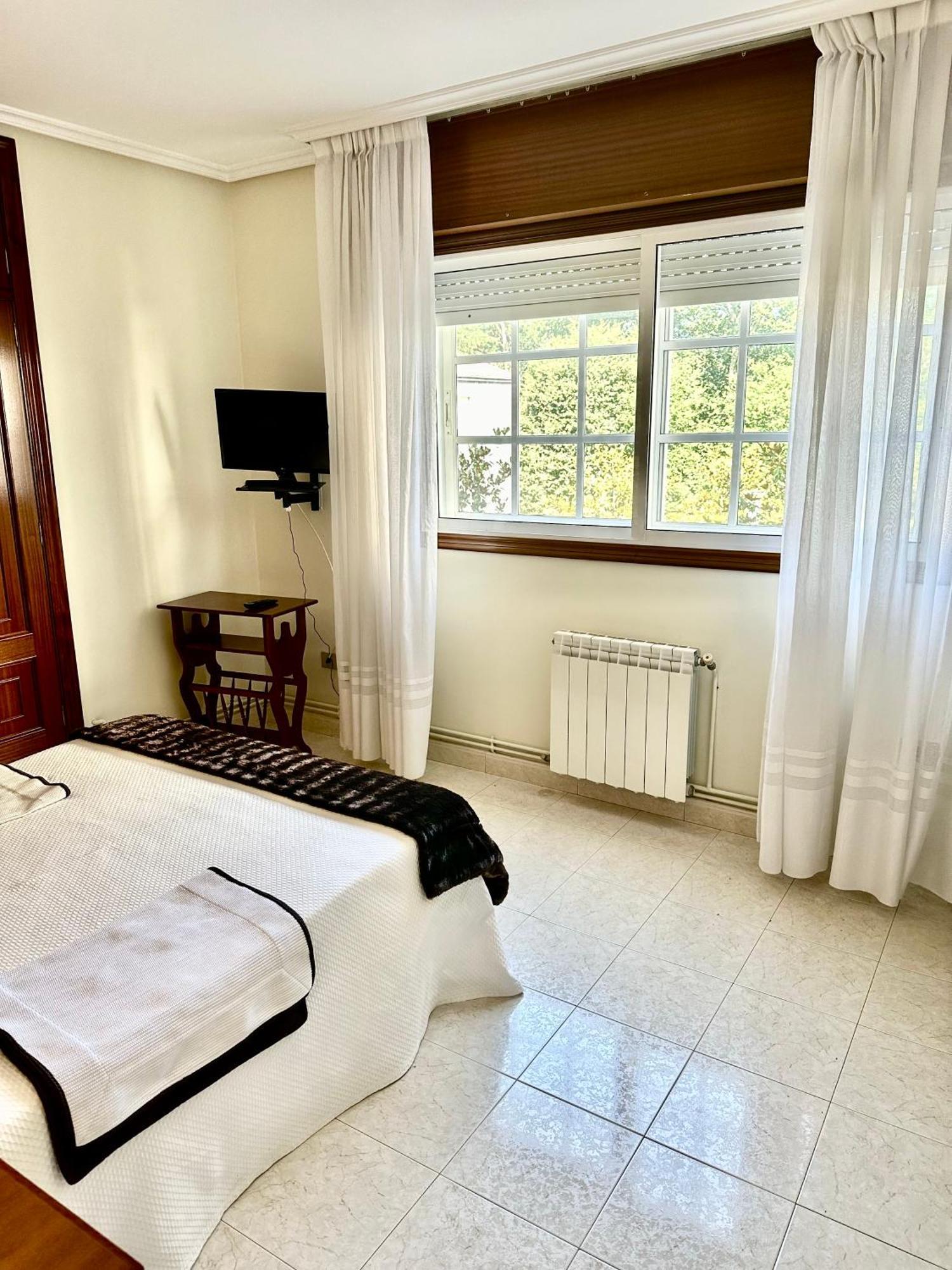 Hostal La Cubana Carballino Buitenkant foto