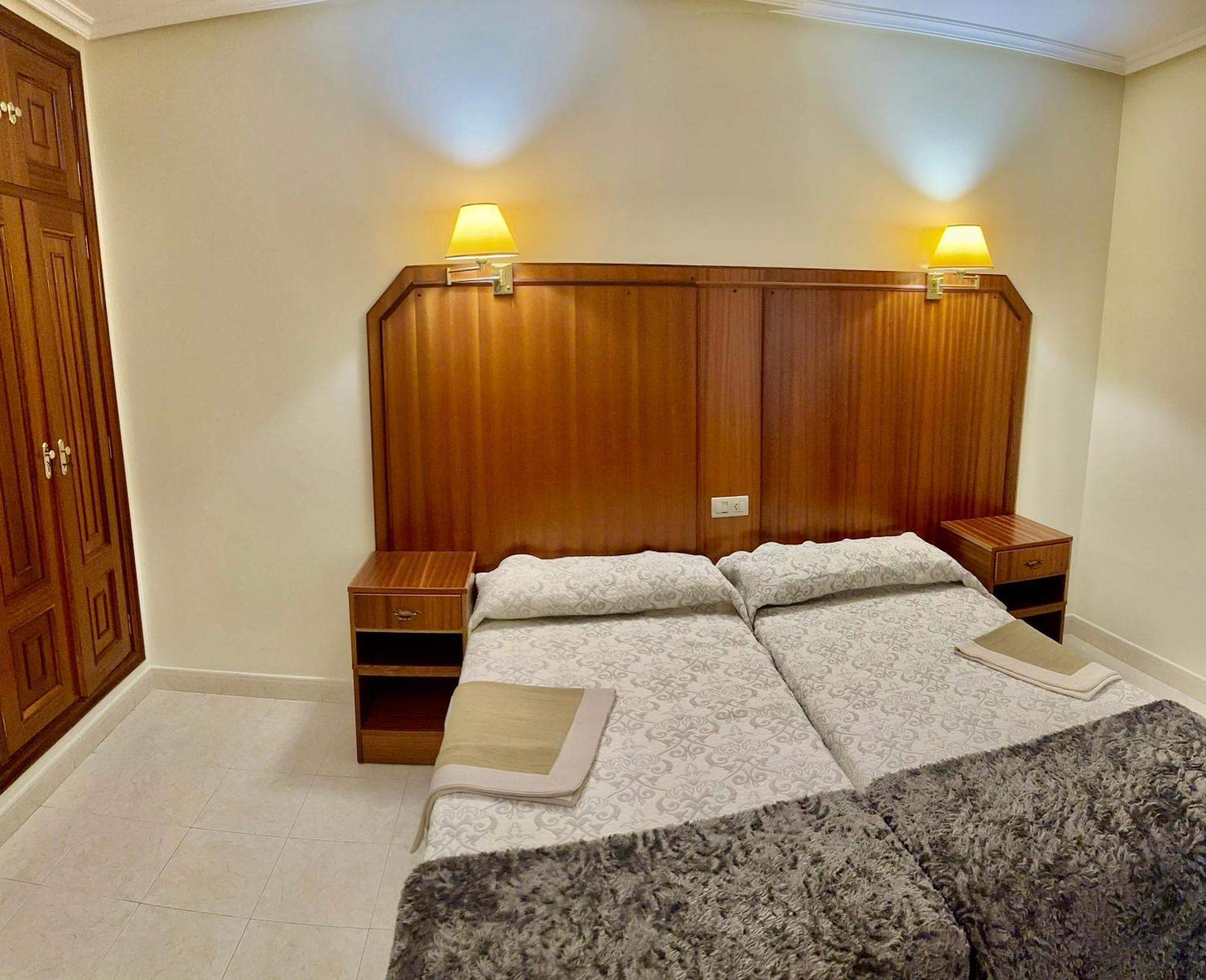 Hostal La Cubana Carballino Buitenkant foto